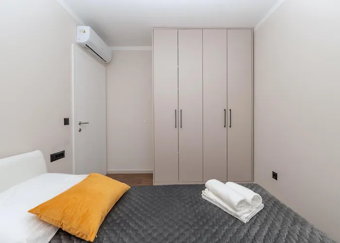 Ap12b Apartment